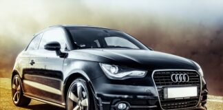 Jak otworzyć maskę Audi a1?