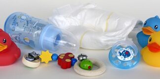 Po co łańcuszek przy spince do krawata?