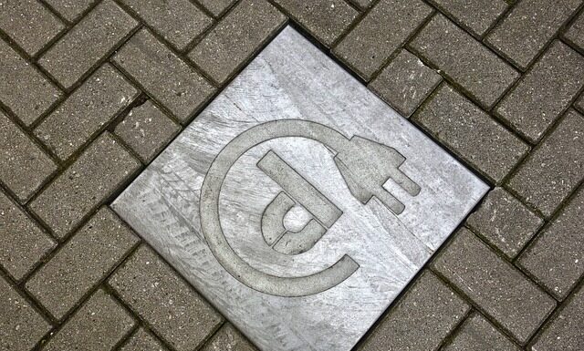 Ile kW można podłączyć do jednego gniazdka?