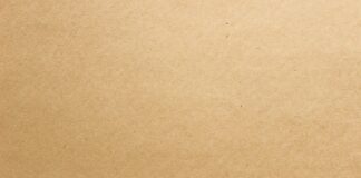 Czy karta pokładowa to to samo co bilet?