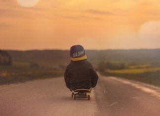 Czy można jeździć na deskorolce po ulicy? Czy można jeździć na deskorolce po ulicy?