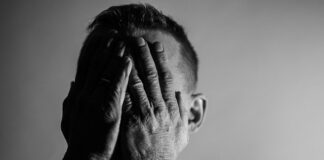 Jak nazywa się dołek w stole bilardowym?