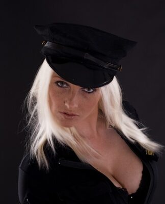 Jak dobrać czapkę do kształtu twarzy mężczyzną? Jak dobrać czapkę do kształtu twarzy mężczyzną?