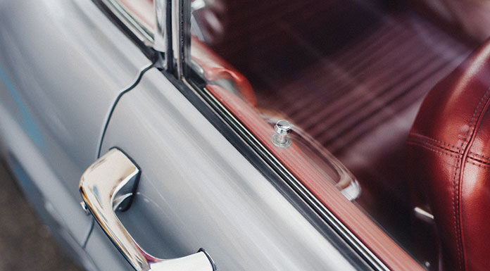 Naprawa uszkodzonych pasów bezpieczeństwa w samochodzie w Warszawie