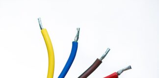 Ile oczek na czapkę druty 9?